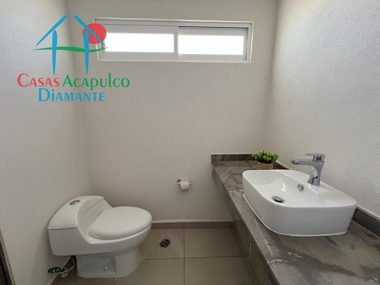 Dream Diamante Jade - Baño de visitas 1